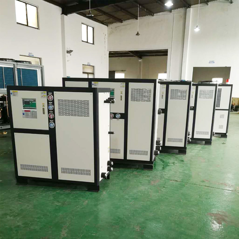 玻璃鋼冷卻塔上制冷離心冷水機(jī)全自動(dòng)溫控設(shè)備